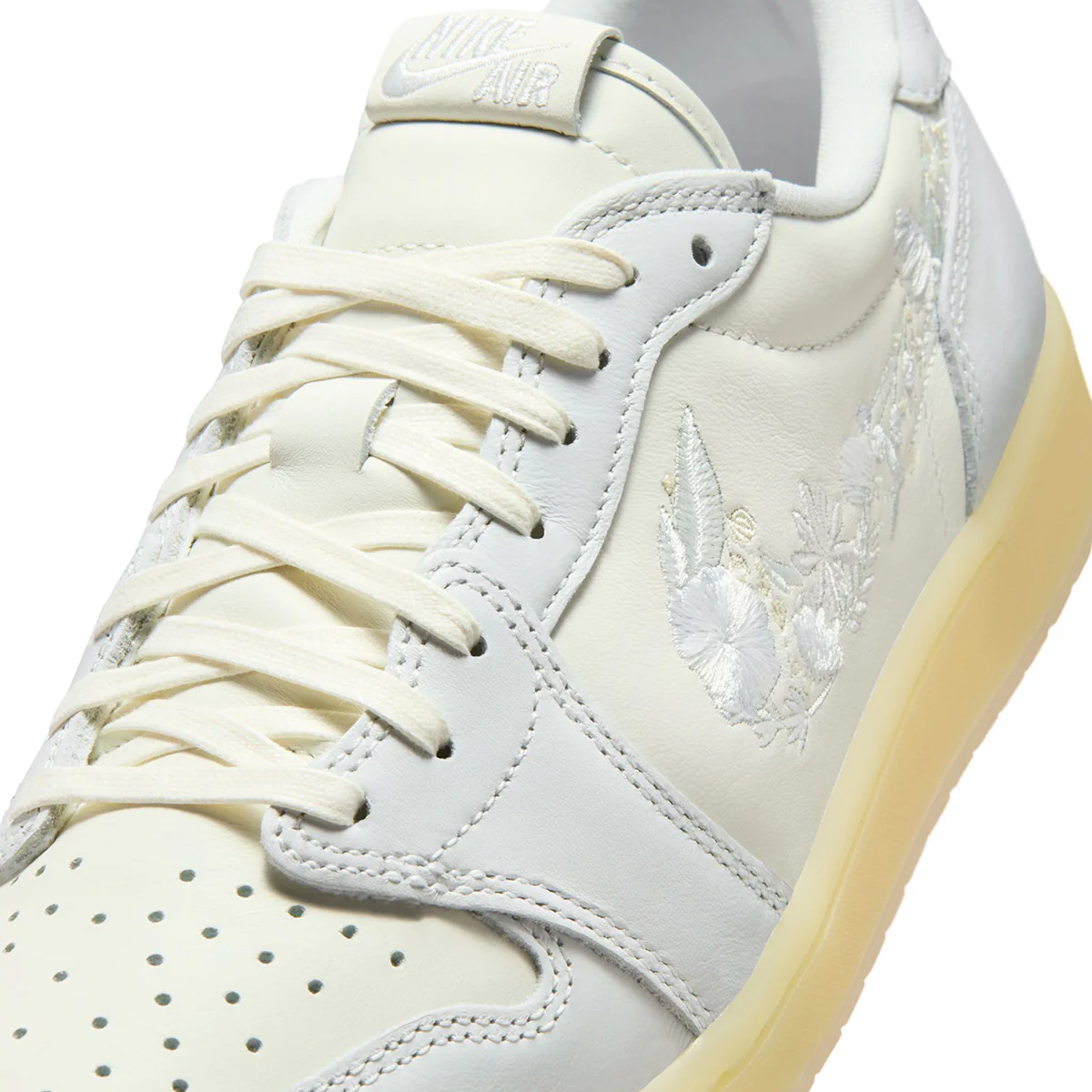 Air Jordan 1 Retro Low OG 'SAIL/OFF WHITE-COCONUT MILK' - Image 3