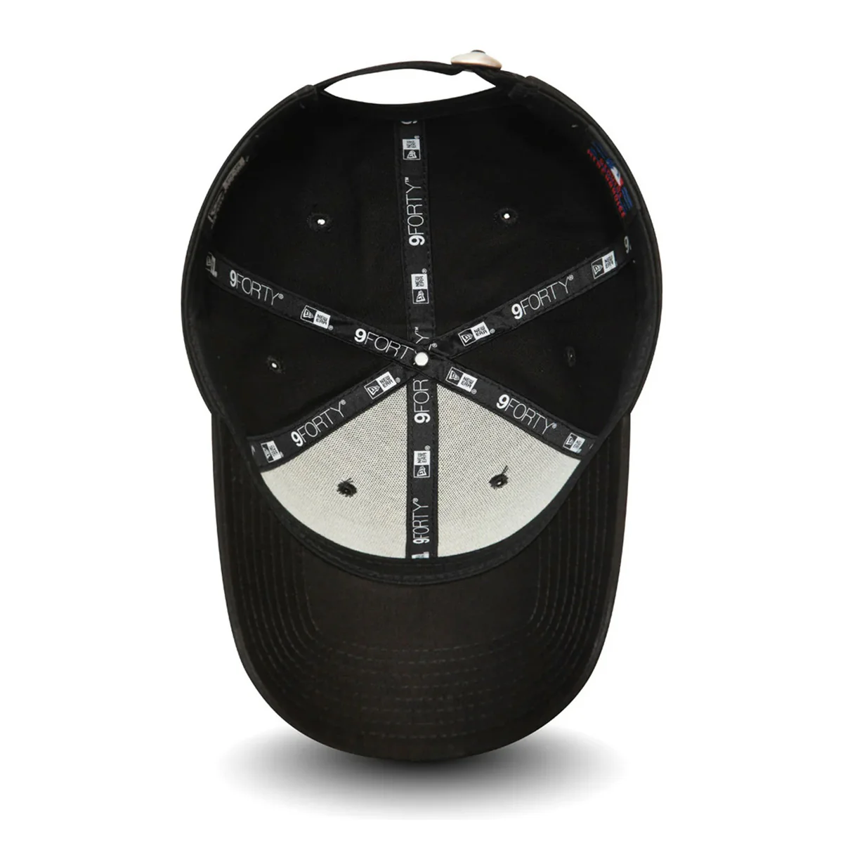 New York Yankees Essential Logo Black 9FORTY Cap - Image 4