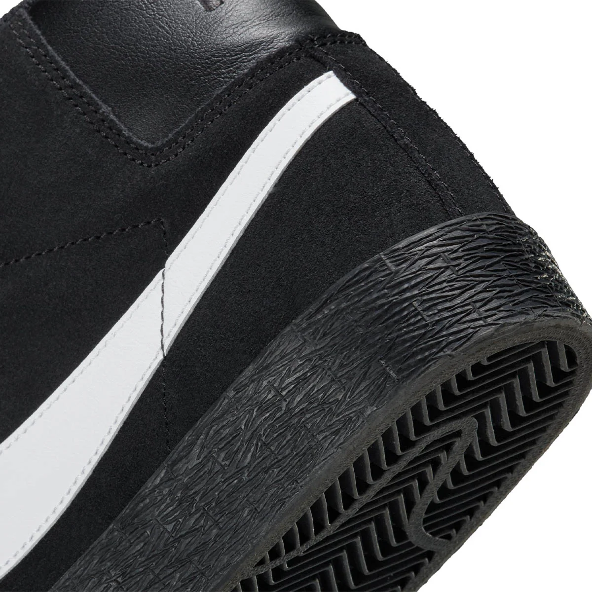 SB Zoom Blazer Mid 'Black/White' - Image 8