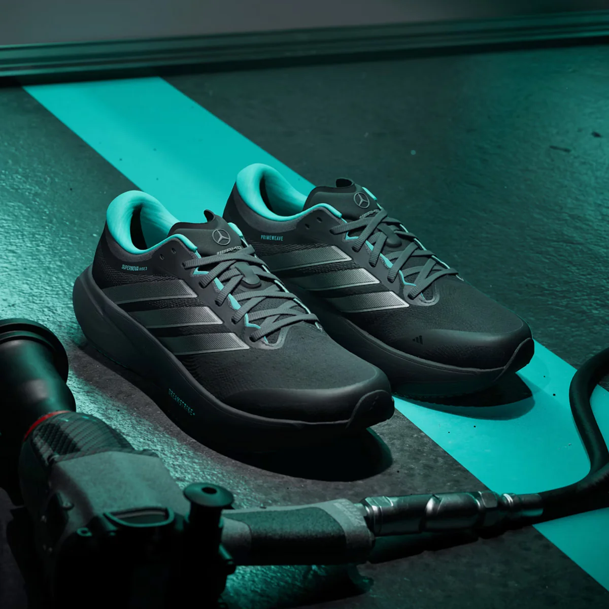 SUPERNOVA RISE 3 + MERCEDES AMG PETRONAS F1 TEAM 'Core Black / Silver Metallic / Semi Mint Rush' - Image 3