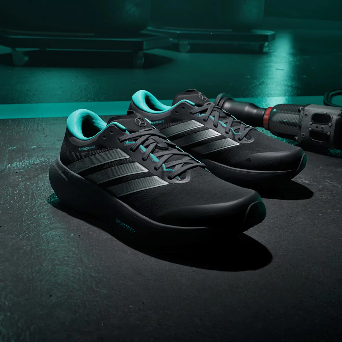 SUPERNOVA RISE 3 + MERCEDES AMG PETRONAS F1 TEAM 'Core Black / Silver Metallic / Semi Mint Rush' - Image 5