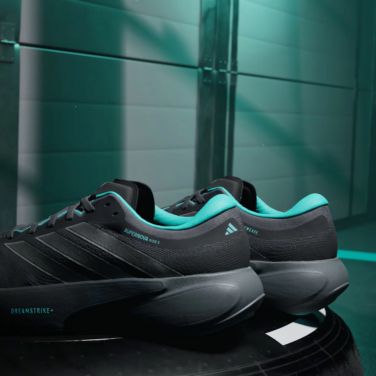 SUPERNOVA RISE 3 + MERCEDES AMG PETRONAS F1 TEAM 'Core Black / Silver Metallic / Semi Mint Rush' - Image 6